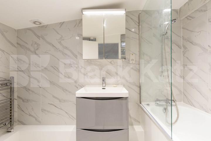 Rent includes gas electric & water - mins to tube and shops   Parkway, Camden / Regents Park